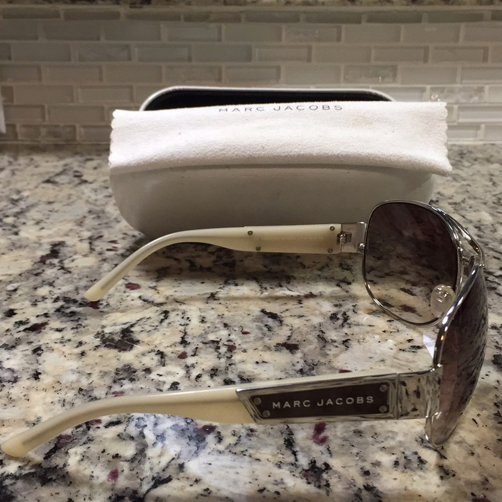 Marc Jacobs aviator sunglasses - Picture 3 of 4